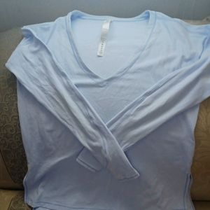 Lululemon Athletica gear long sleeve blue shirt. Size 6 NWOT